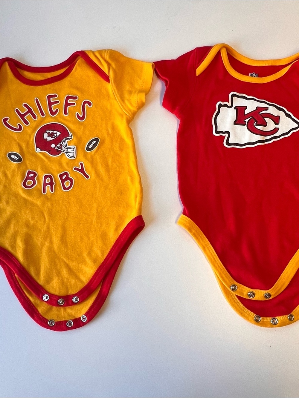 NFL Kansas City Chiefs Baby Bodysuit Set - Red and Yellow 12M